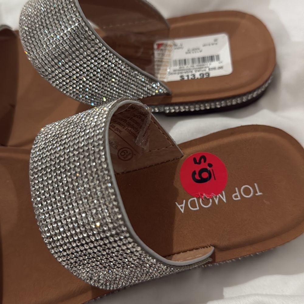 FINAL PRICE Ladies Glittering Silver Slide Sandals. 6.5. NEW - Picture 3 of 8